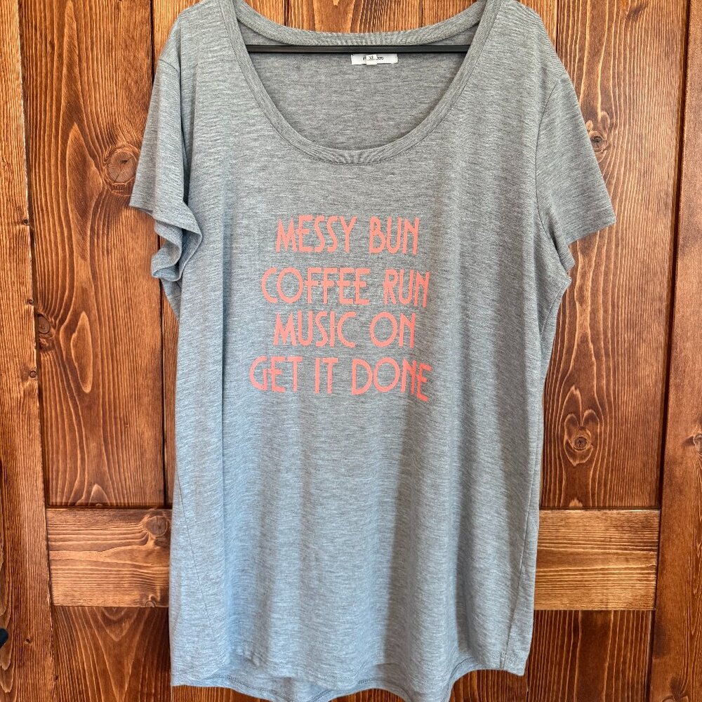 Maurices Graphic Tee XL Gray Pink “Messy Bun Coffee Run”